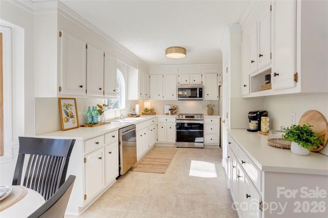 584 Sandringham Place NE, Concord, NC 28025