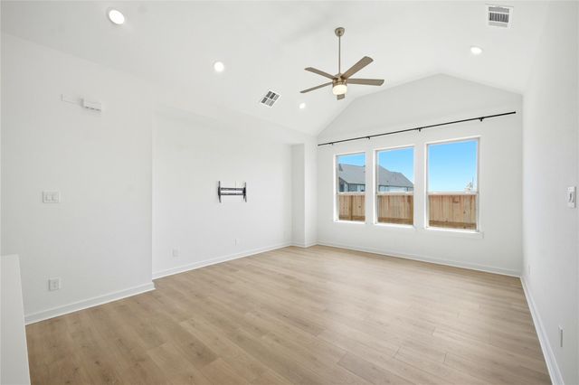 11915 S Pavillion Drive, Mont Belvieu, TX 77523