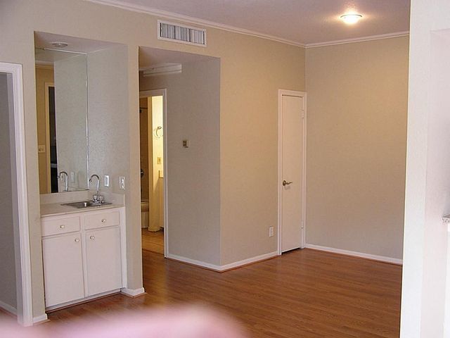 712D Bering Drive D, Houston, TX 77057