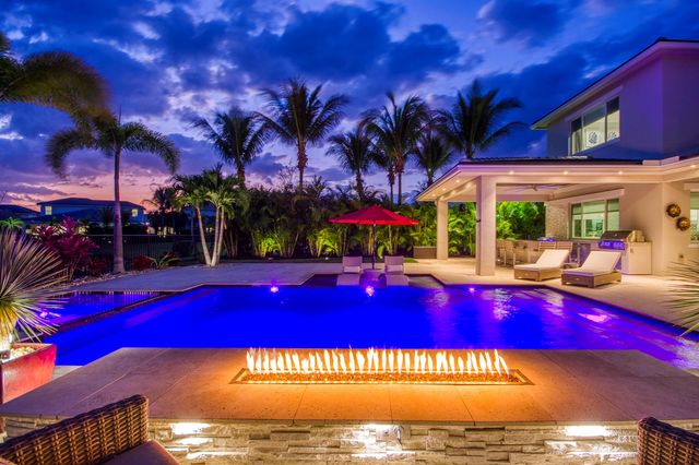12107 Waterstone Circle, Palm Beach Gardens, FL 33412