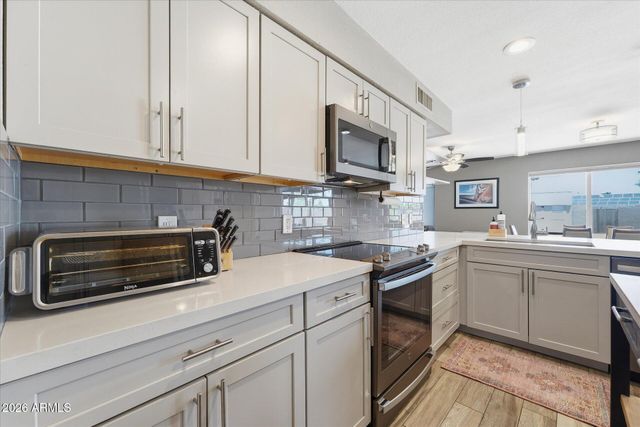 932 W JULIE Drive, Tempe, AZ 85283