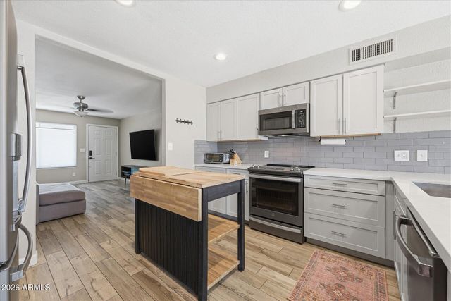 932 W JULIE Drive, Tempe, AZ 85283