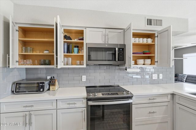 932 W JULIE Drive, Tempe, AZ 85283