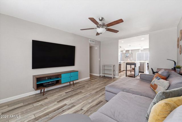 932 W JULIE Drive, Tempe, AZ 85283