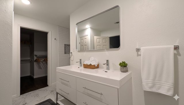 1406 Eastus Drive, Dallas, TX 75208