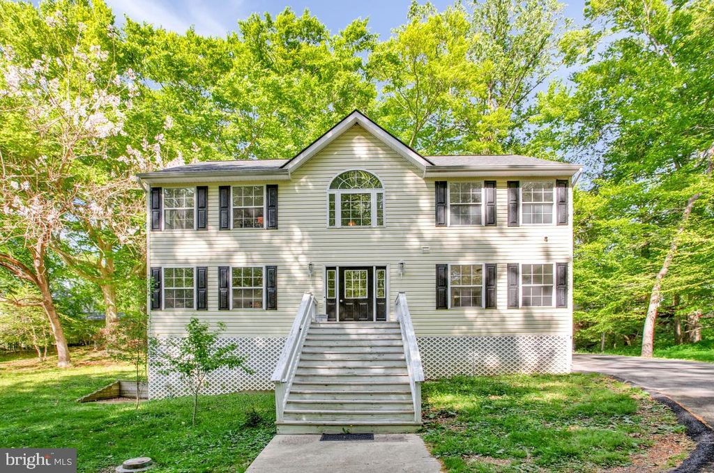 6098 FIR RD, Saint Leonard, MD 20685