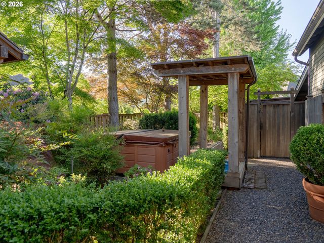 16685 Nw JUPITER HILLS Ct, Beaverton, OR 97006