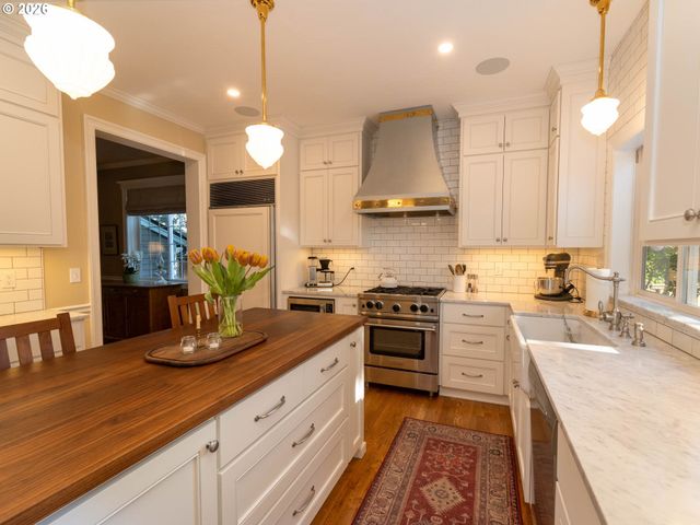 16685 Nw JUPITER HILLS Ct, Beaverton, OR 97006