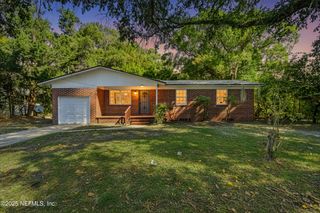 5557 CLEVELAND Road, Jacksonville, FL 32209