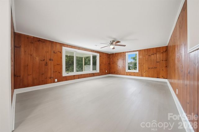 218 33rd Street SW, Hickory, NC 28602