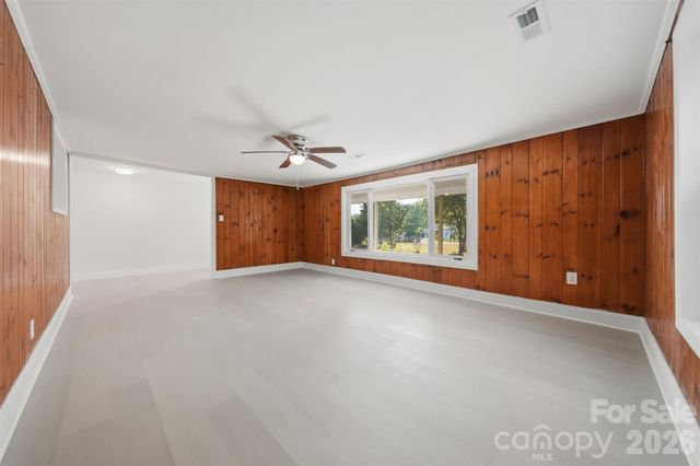 218 33rd Street SW, Hickory, NC 28602
