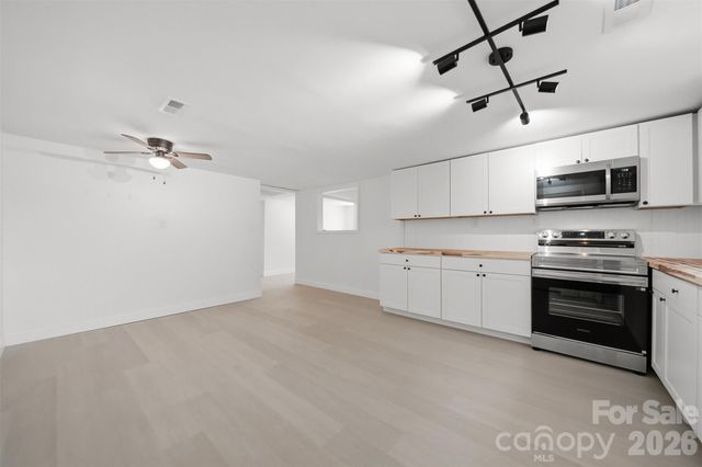 218 33rd Street SW, Hickory, NC 28602