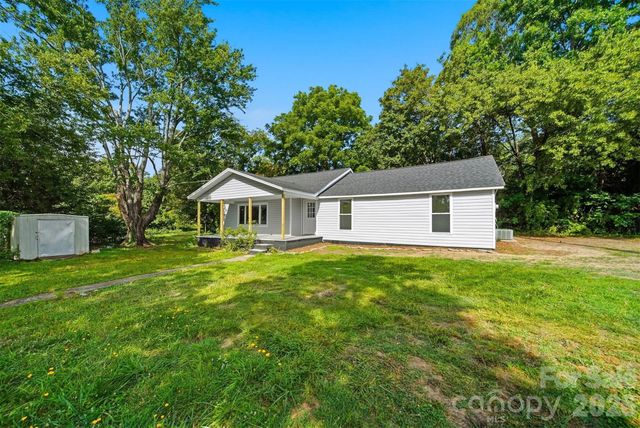 218 33rd Street SW, Hickory, NC 28602