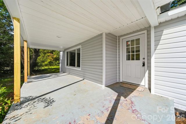 218 33rd Street SW, Hickory, NC 28602