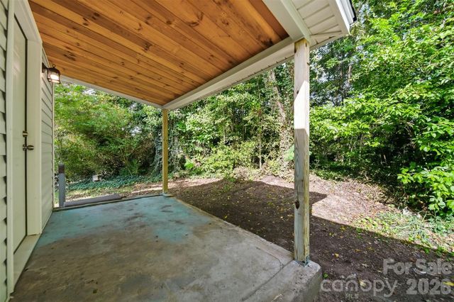 218 33rd Street SW, Hickory, NC 28602