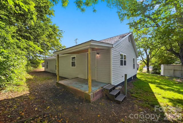 218 33rd Street SW, Hickory, NC 28602