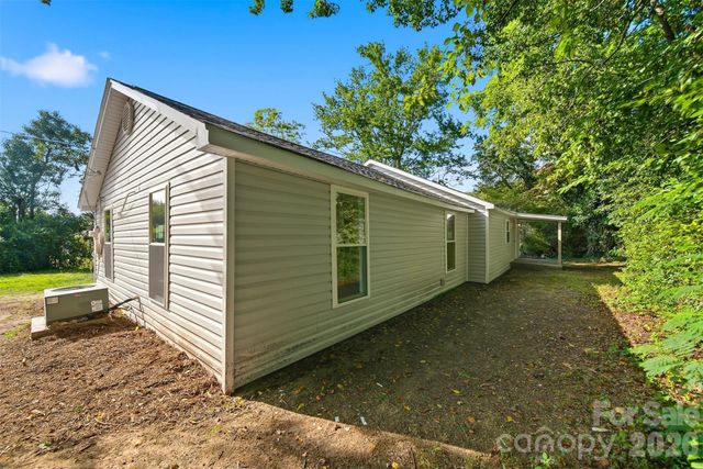 218 33rd Street SW, Hickory, NC 28602