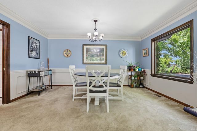 526 W Reade Avenue, Upland, IN 46989