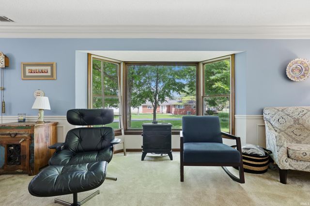 526 W Reade Avenue, Upland, IN 46989