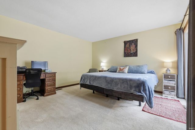 526 W Reade Avenue, Upland, IN 46989