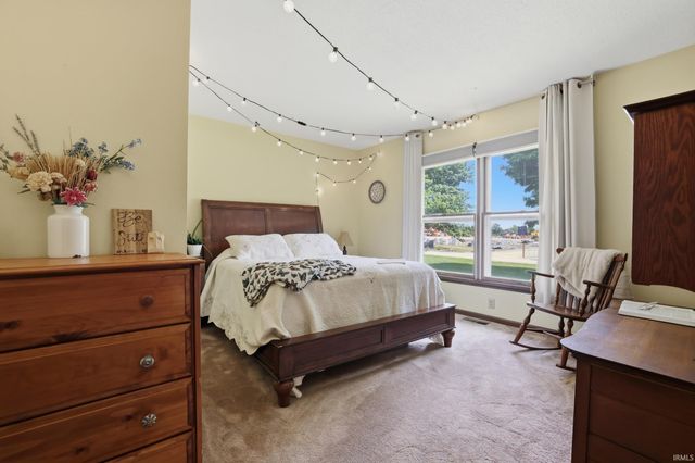 526 W Reade Avenue, Upland, IN 46989
