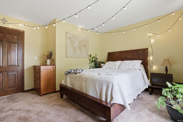 526 W Reade Avenue, Upland, IN 46989