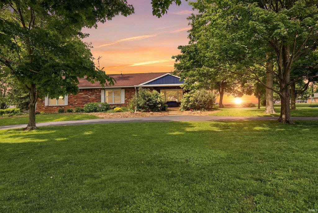 526 W Reade Avenue, Upland, IN 46989