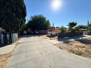 912 S B Street, Madera, CA 93638