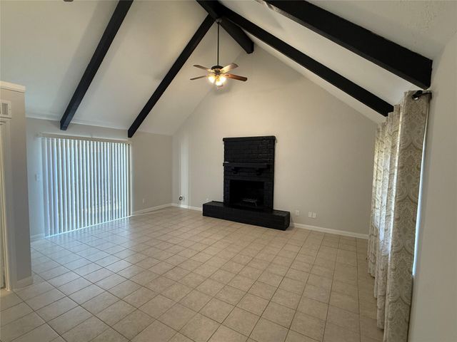 7 Sunmeadow Boulevard, Friendswood, TX 77546