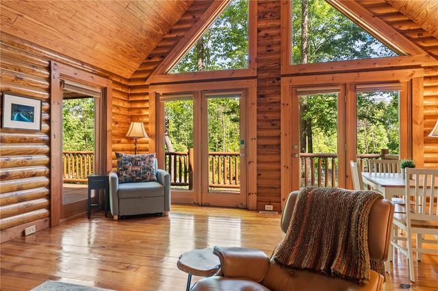 21 W Ridge Drive, Travelers Rest, SC 29690