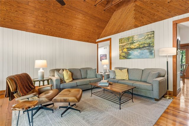 21 W Ridge Drive, Travelers Rest, SC 29690