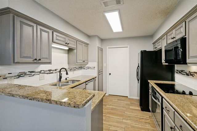 1103 Appleton Drive, Mansfield, TX 76063