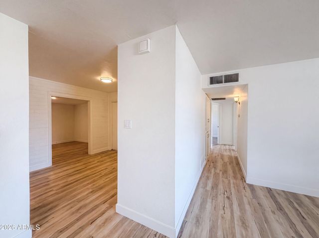 3132 W BETHANY HOME Road, Phoenix, AZ 85017