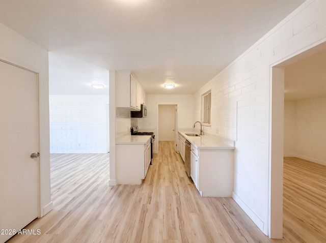 3132 W BETHANY HOME Road, Phoenix, AZ 85017