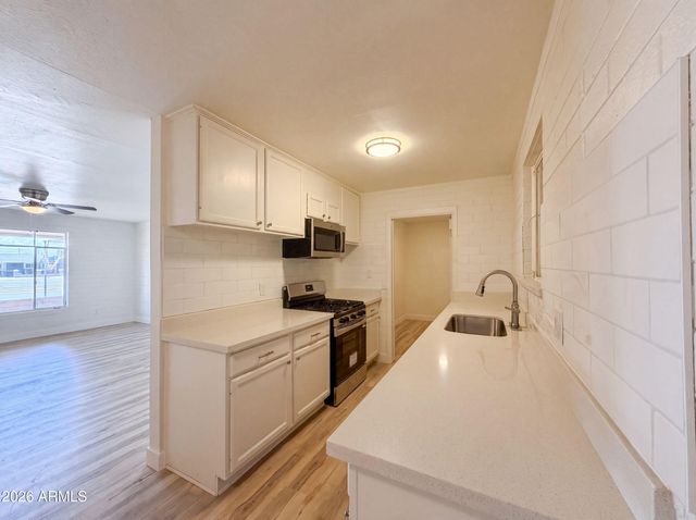 3132 W BETHANY HOME Road, Phoenix, AZ 85017