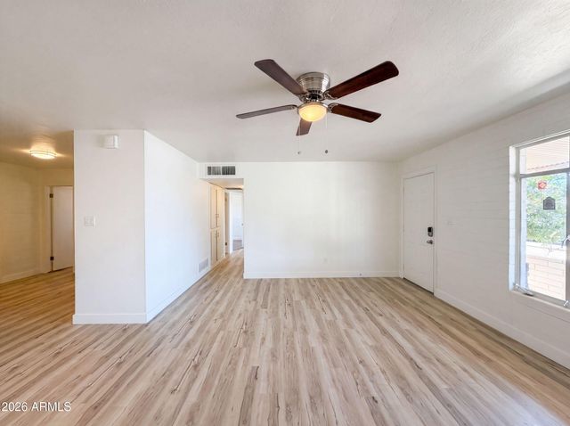 3132 W BETHANY HOME Road, Phoenix, AZ 85017