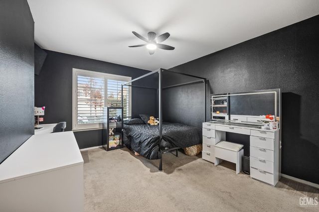 1051 W Pepper Drive, Hanford, CA 93230