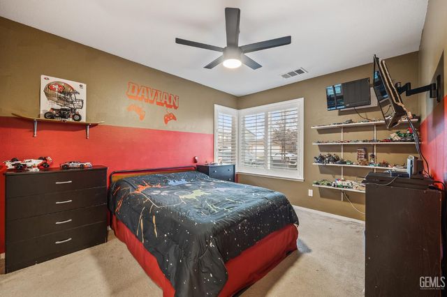 1051 W Pepper Drive, Hanford, CA 93230