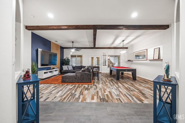 1051 W Pepper Drive, Hanford, CA 93230