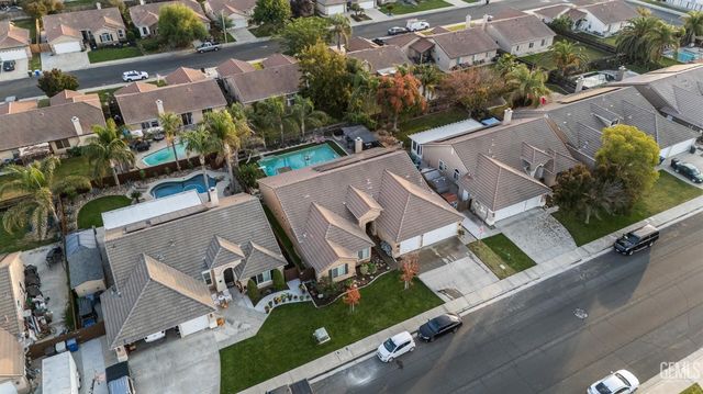 1051 W Pepper Drive, Hanford, CA 93230