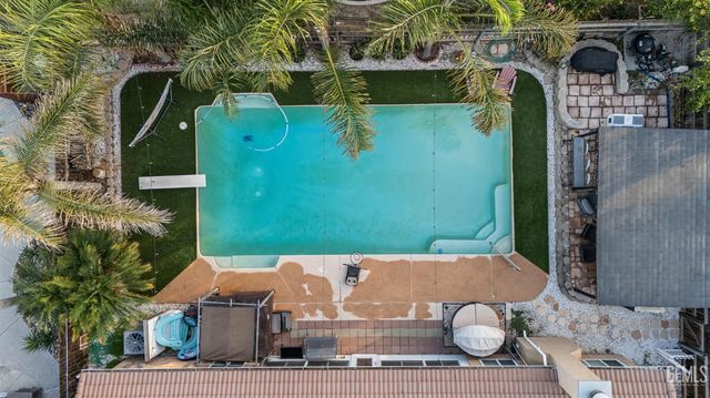 1051 W Pepper Drive, Hanford, CA 93230