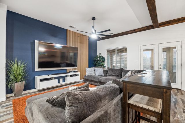 1051 W Pepper Drive, Hanford, CA 93230