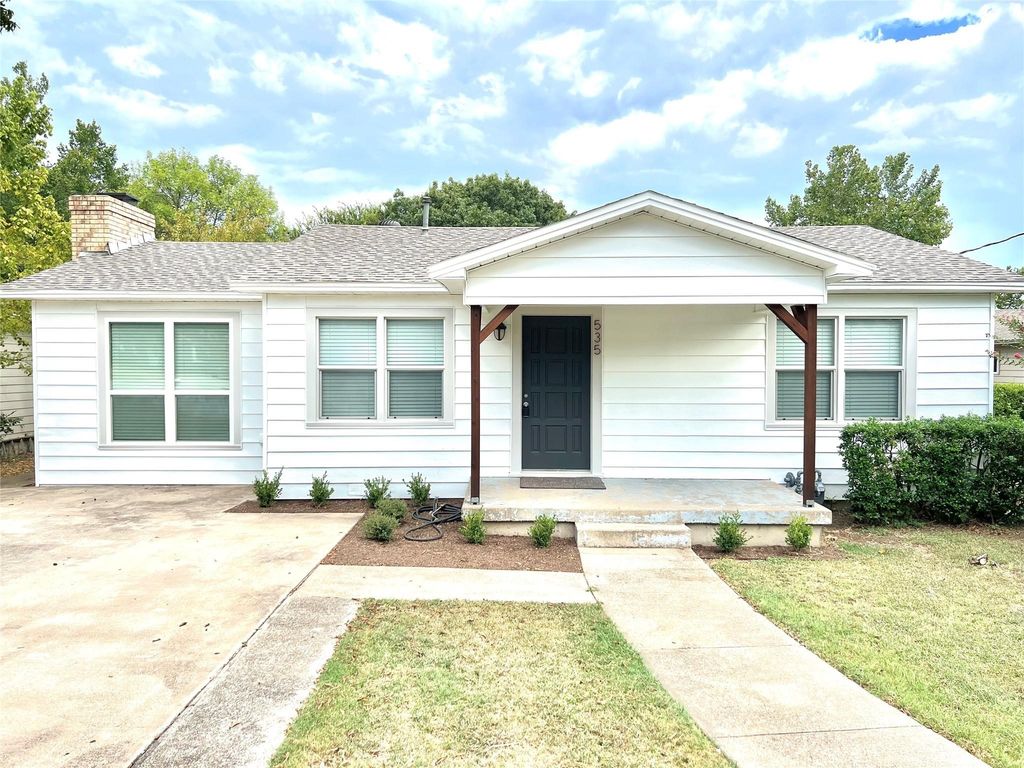 535 Lee Street, Cedar Hill, TX 75104