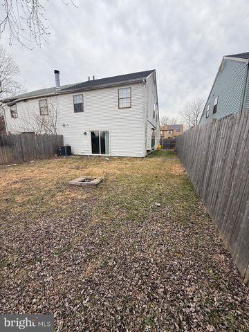 8 HEWITT LN, Sicklerville, NJ 08081