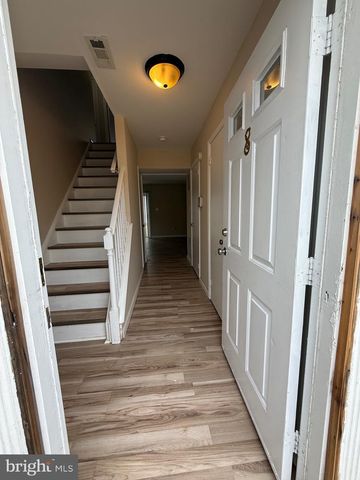 8 HEWITT LN, Sicklerville, NJ 08081