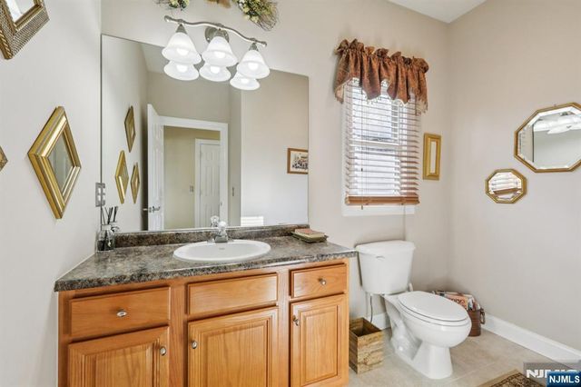 49 Boonton Avenue, Kinnelon Borough, NJ 07405