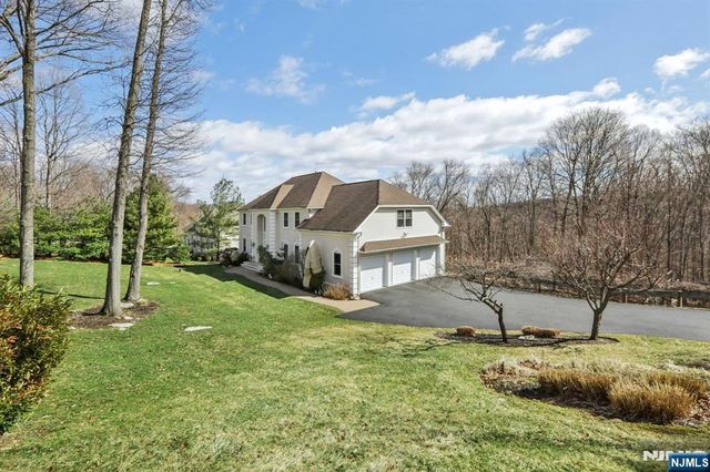 49 Boonton Avenue, Kinnelon Borough, NJ 07405