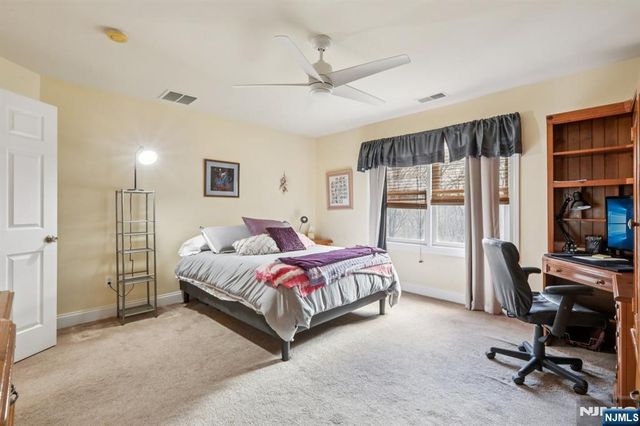 49 Boonton Avenue, Kinnelon Borough, NJ 07405