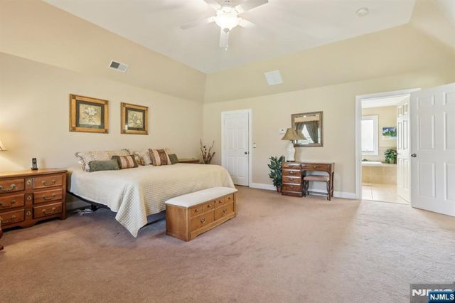 49 Boonton Avenue, Kinnelon Borough, NJ 07405