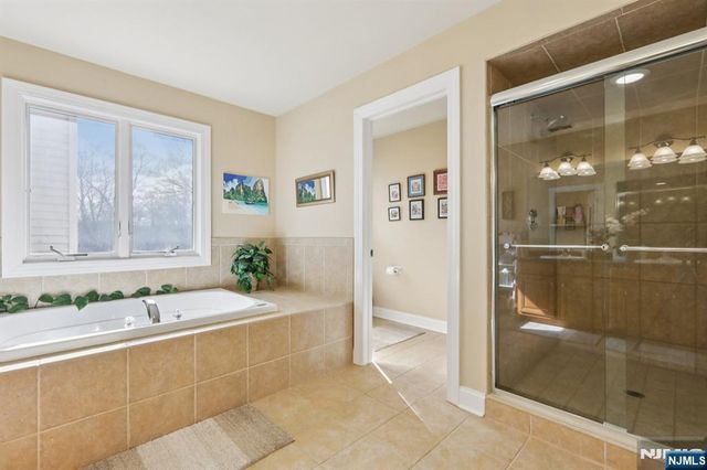 49 Boonton Avenue, Kinnelon Borough, NJ 07405